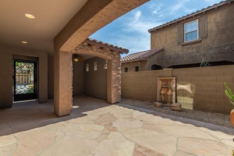 3823 E Half Hitch Pl, Phoenix, AZ 85050 photo 4