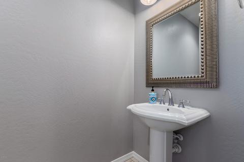 3823 E Half Hitch Pl, Phoenix, AZ 85050 photo 25