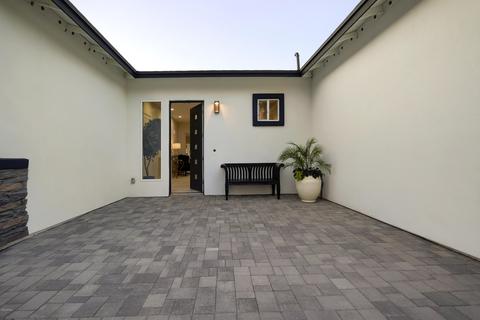 4334 Earll Dr, Phoenix, AZ 85018 photo 2