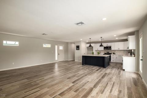 2225 E Laurel Ln, Phoenix, AZ 85028 photo 6