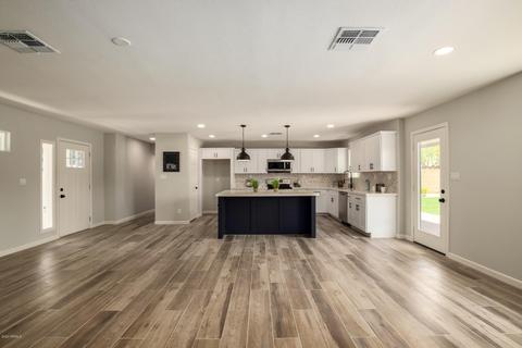 2225 E Laurel Ln, Phoenix, AZ 85028 photo 5