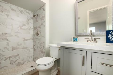2225 E Laurel Ln, Phoenix, AZ 85028 photo 16