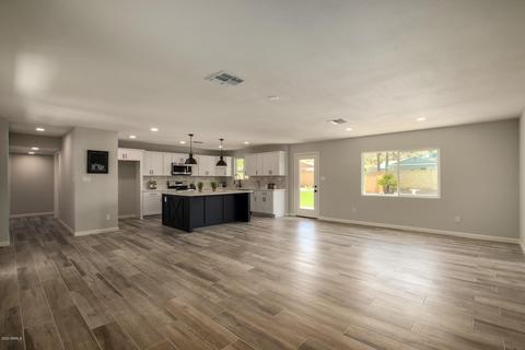 2225 E Laurel Ln, Phoenix, AZ 85028 photo 4