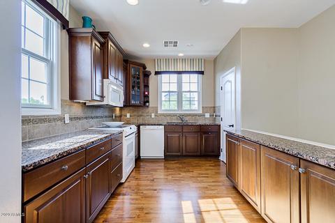 1676 E Bridgeport Pkwy, Gilbert, AZ 85295 photo 13