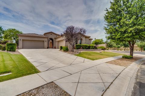 4557 E Desperado Rd, Gilbert, AZ 85297 photo 1
