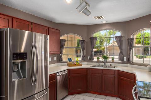 3965 E Douglas Loop, Gilbert, AZ 85234 photo 5