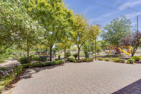 2530 E Vaughn Ct, Gilbert, AZ 85234 photo 49