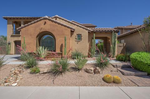3706 E Cat Balue Dr, Phoenix, AZ 85050 photo 1