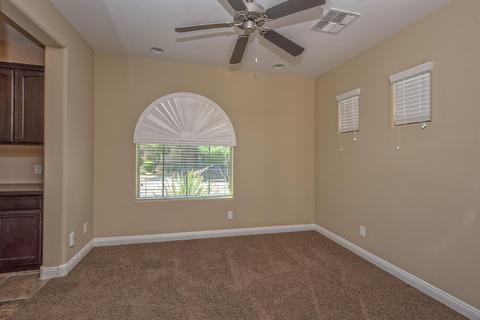 3706 E Cat Balue Dr, Phoenix, AZ 85050 photo 6