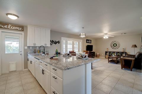 2467 E Manhatton Dr, Tempe, AZ 85282 photo 8