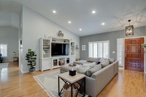 929 E Citation Ln, Tempe, AZ 85284 photo 10