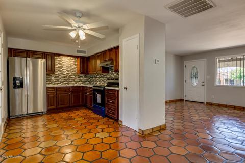 807 E Desert Dr S, Phoenix, AZ 85042 photo 17