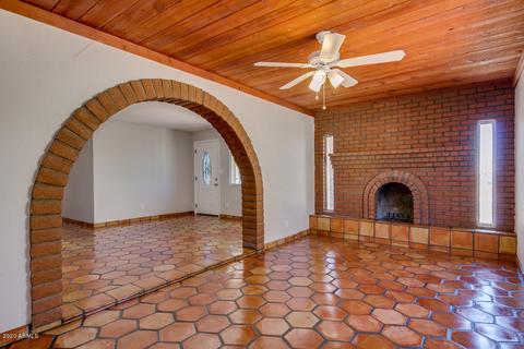 807 E Desert Dr S, Phoenix, AZ 85042 photo 13
