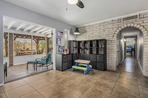 65 E Canterbury Ct, Phoenix, AZ 85022 photo 8