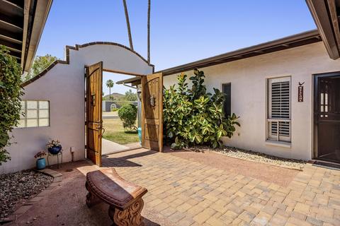 65 E Canterbury Ct, Phoenix, AZ 85022 photo 2