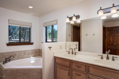 2843 Thunderbird Way, Overgaard, AZ 85933 photo 19