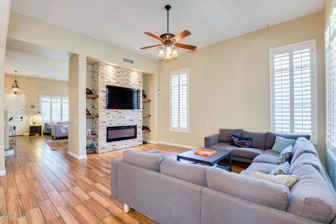 1696 E Washington Ct, Gilbert, AZ 85234 photo 5