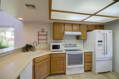 11 E Beck Ln, Phoenix, AZ 85022 photo 6