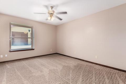 637 E Desert Ln, Gilbert, AZ 85234 photo 36