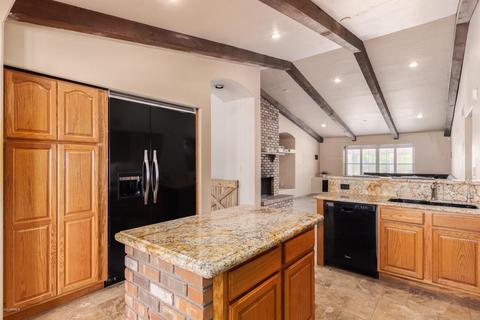 637 E Desert Ln, Gilbert, AZ 85234 photo 13