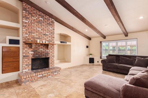 637 E Desert Ln, Gilbert, AZ 85234 photo 5