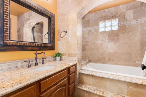 637 E Desert Ln, Gilbert, AZ 85234 photo 38