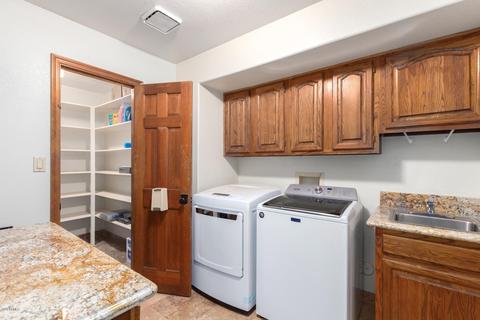 637 E Desert Ln, Gilbert, AZ 85234 photo 27