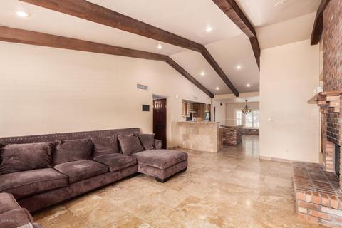 637 E Desert Ln, Gilbert, AZ 85234 photo 6