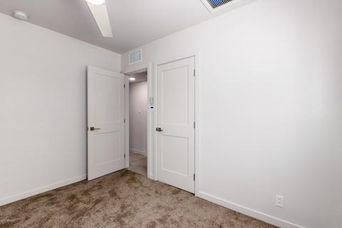 2734 E Highland Ave, Phoenix, AZ 85016 photo 22