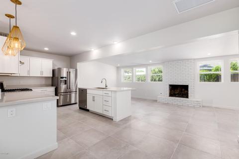 2734 E Highland Ave, Phoenix, AZ 85016 photo 3
