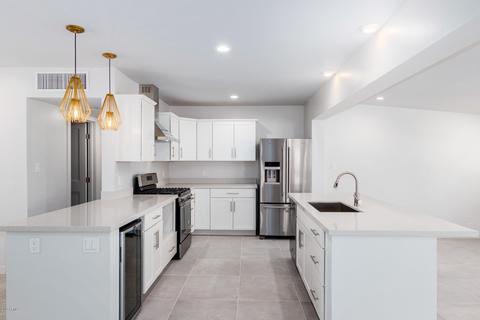 2734 E Highland Ave, Phoenix, AZ 85016 photo 12