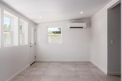 2734 E Highland Ave, Phoenix, AZ 85016 photo 8