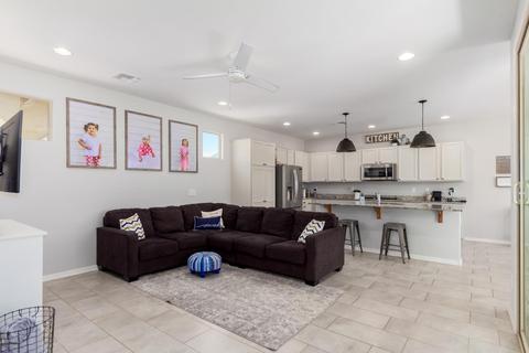 2242 S Agnes Ln, Gilbert, AZ 85295 photo 4