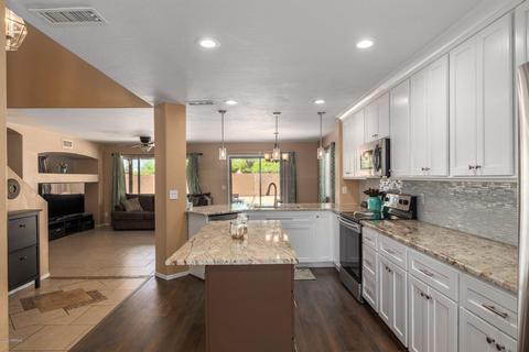 1702 S 66th Ln, Phoenix, AZ 85043 photo 6