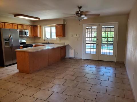 330 E Cornell Dr, Tempe, AZ 85283 photo 2