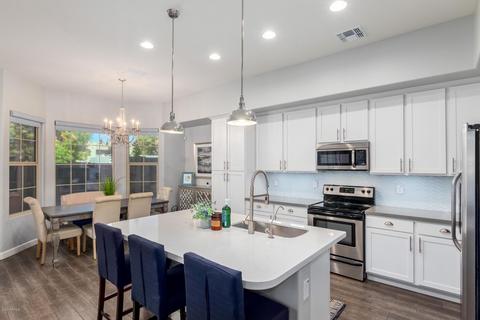 3038 N 33rd Pl, Phoenix, AZ 85018 photo 1