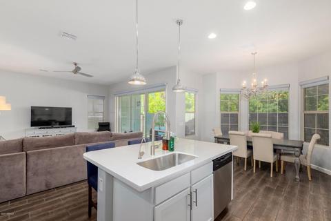3038 N 33rd Pl, Phoenix, AZ 85018 photo 4