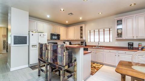 1346 E Pedro Rd, Phoenix, AZ 85042 photo 2
