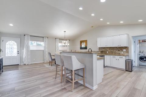 4835 E Piccadilly Rd, Phoenix, AZ 85018 photo 2