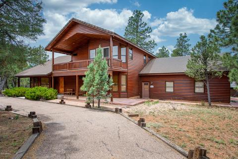 2311 Kitfox Cir, Overgaard, AZ 85933 photo 1