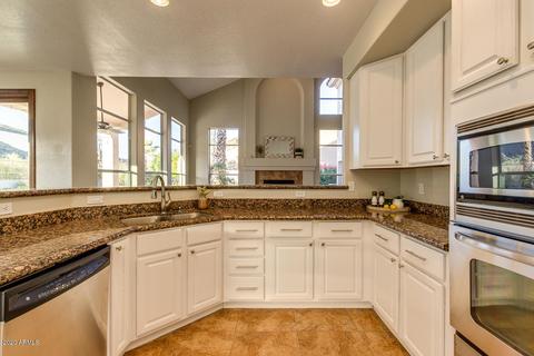 1420 E Desert Flower Ln, Phoenix, AZ 85048 photo 4
