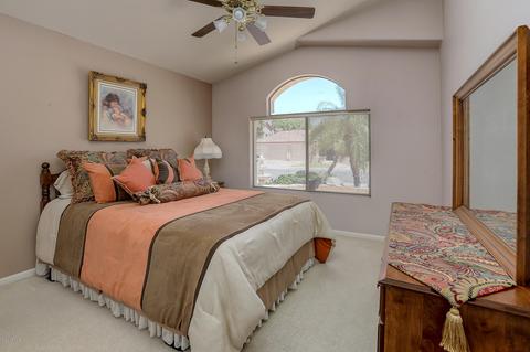 883 E Liberty Ln, Gilbert, AZ 85296 photo 23