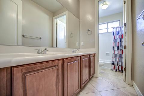 3096 E Coconino Dr, Gilbert, AZ 85298 photo 1