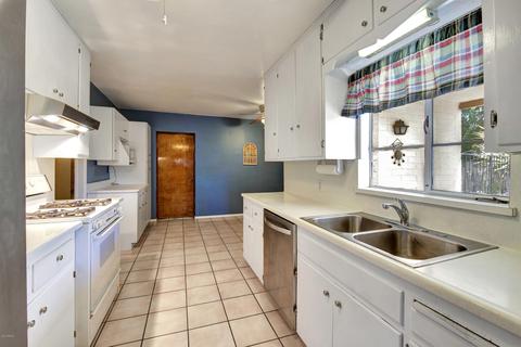 3307 N 43rd Pl, Phoenix, AZ 85018 photo 8