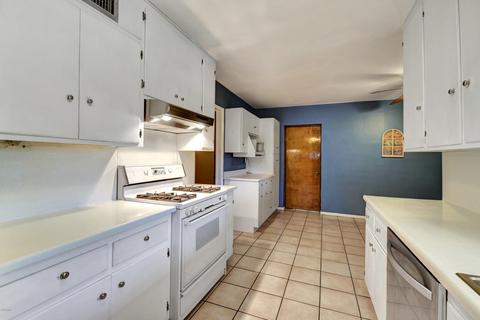 3307 N 43rd Pl, Phoenix, AZ 85018 photo 9