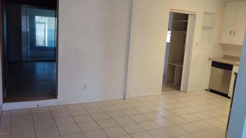 2704 W Carson Dr, Tempe, AZ 85282 photo 4
