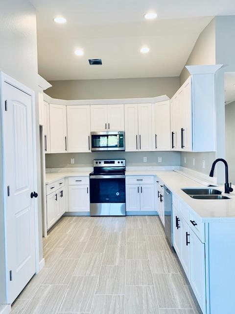 2547 E Illini St, Phoenix, AZ 85040 photo 2