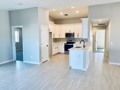 2547 E Illini St, Phoenix, AZ 85040 photo 5