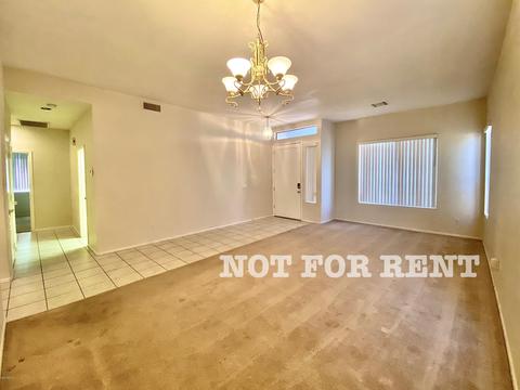 5023 E Robin Ln, Phoenix, AZ 85054 photo 9