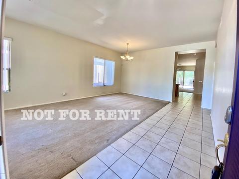 5023 E Robin Ln, Phoenix, AZ 85054 photo 7